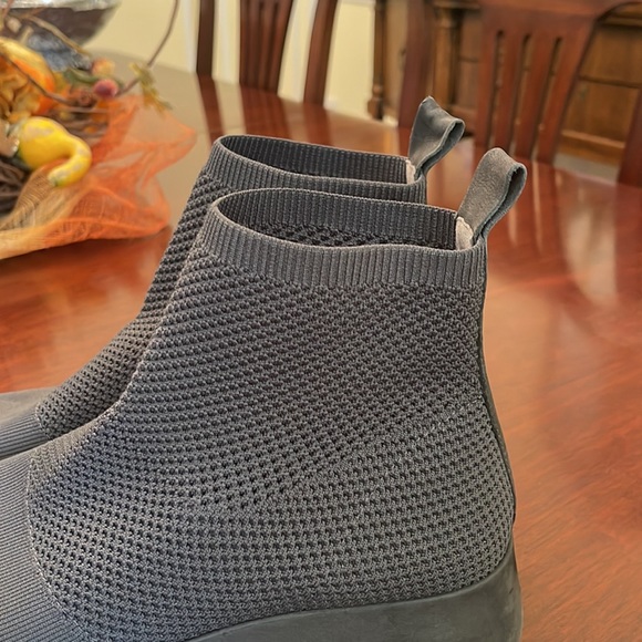 Eileen Fisher Gray Ankle Boots - Picture 3 of 9